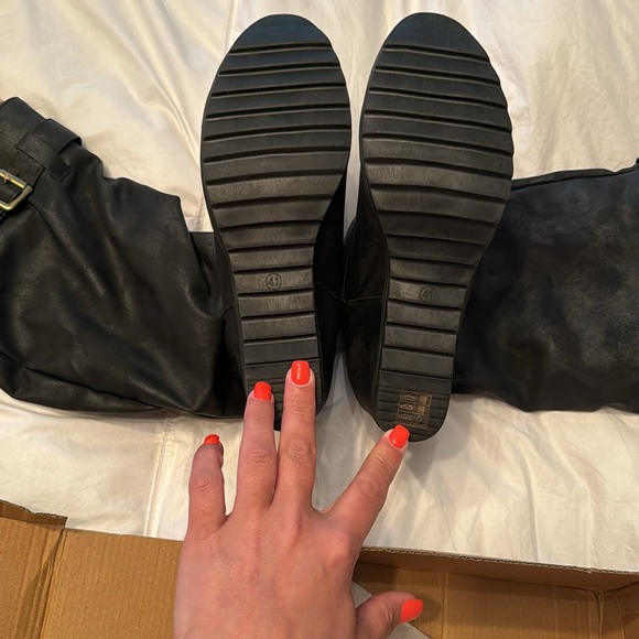 Black knee high boots with built in top brn/white sock detail size 41/women’s 9 - Picture 7 of 7